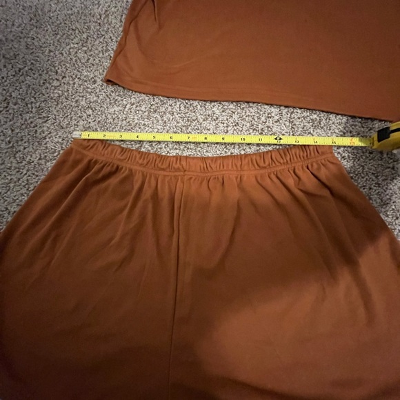 Rust Colored Short Sleeve Top and Shorts Set - Picture 8 of 12